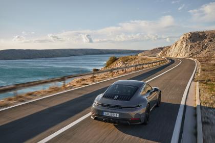 Η νέα υβριδική 911 είναι η καλύτερη όλων των εποχών